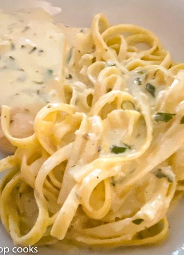 Pasta with lemon butter sauce fettuchini