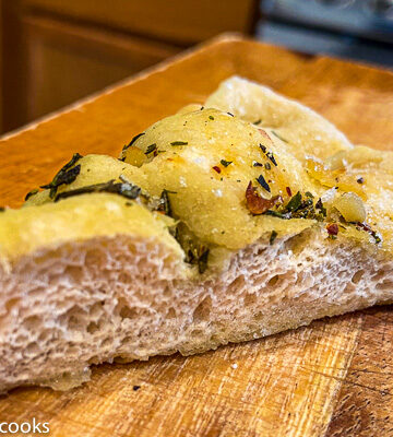 focaccia bread slice