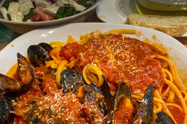 mussels in tomato sauce